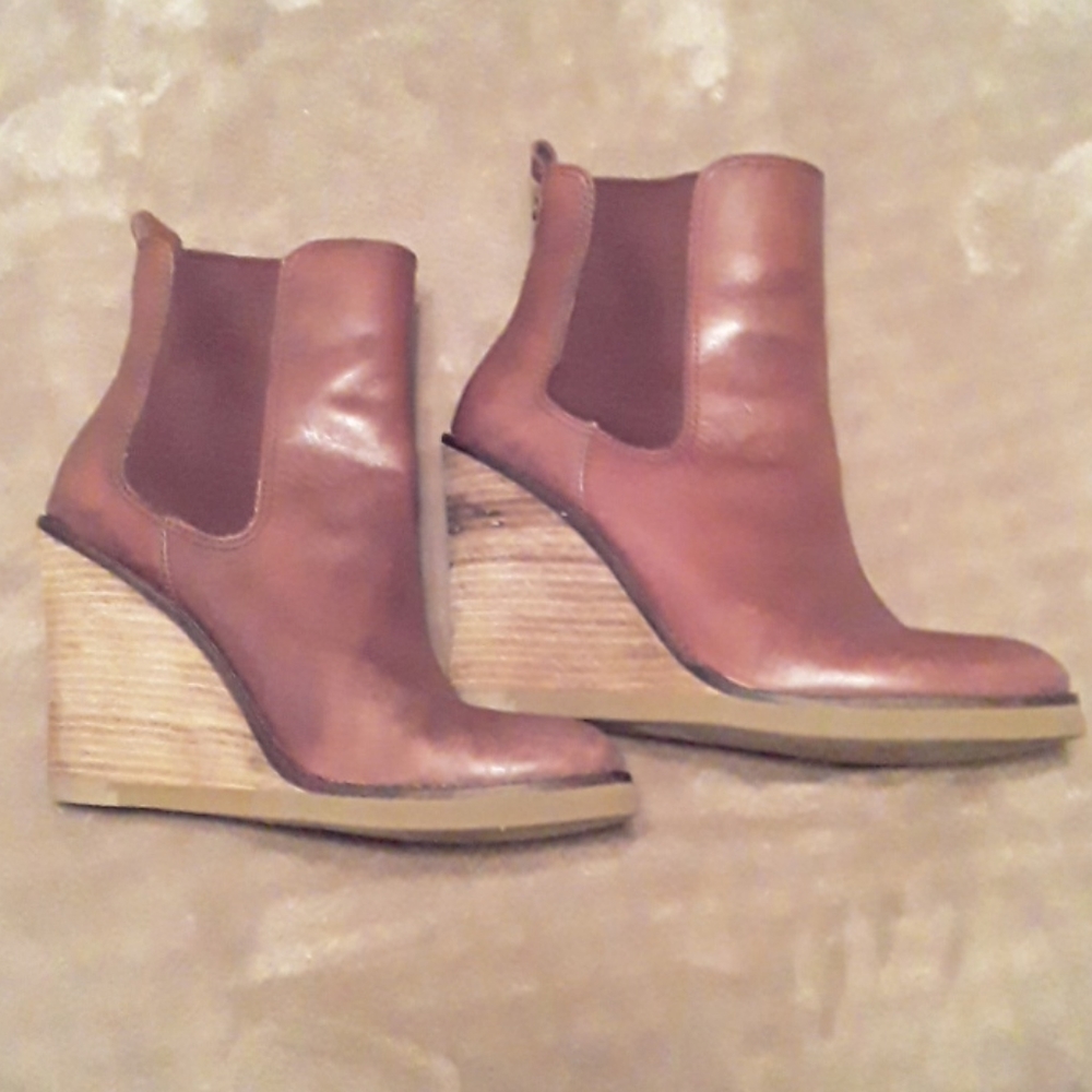 Lucky Brand leather ankle boots 8.5